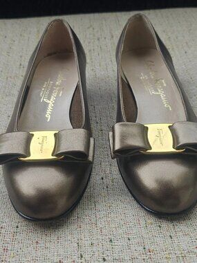 Vintage Salvatore Ferragamo Ladies Shoes Bow Brown Classic Pump 4.5 Made Italy